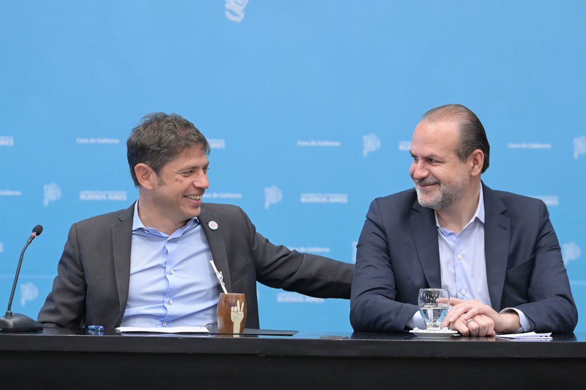 fsusbielles's tweet photo. Junto al gobernador @Kicillofok, el ministro @CostaAugusto9 y el presidente de @YPFoficial Pablo Gonzalez, anunciamos la inversión de China Potassium Chemical Group para la construcción de una planta de producción de urea y otra de fertilizantes NPK en el @ptobahiablanca. https://t.co/jHnbbGJBIN