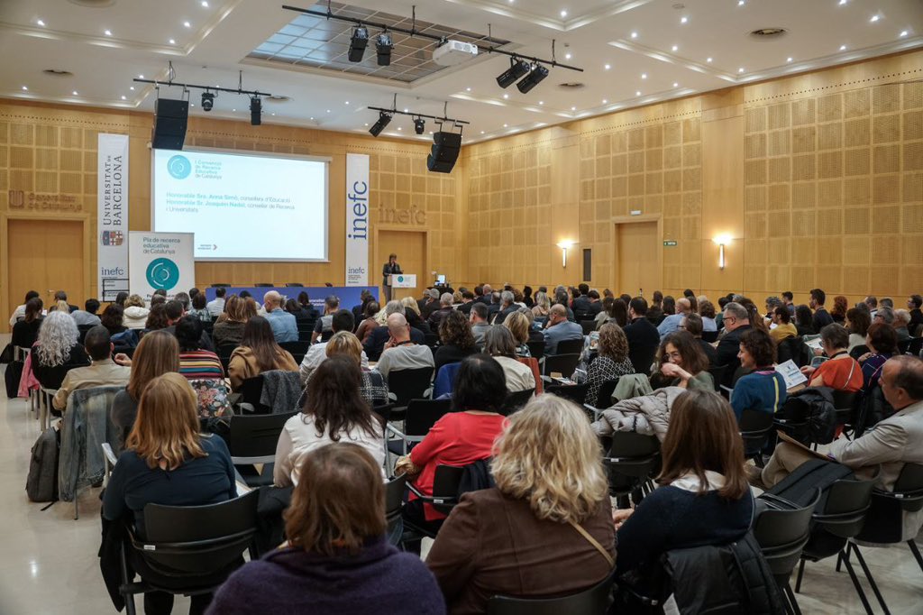 educaciocat's tweet photo. ➕Més de 150 persones dels àmbits de la recerca i l’educació es reuneixen per debatre quines mesures cal engegar per impulsar la recerca educativa. 

🔹Els consellers @AnnaSimo i @quimnadal assisteixen a la I Convenció de Recerca Educativa de Catalunya. https://t.co/aq0Dd1NGly