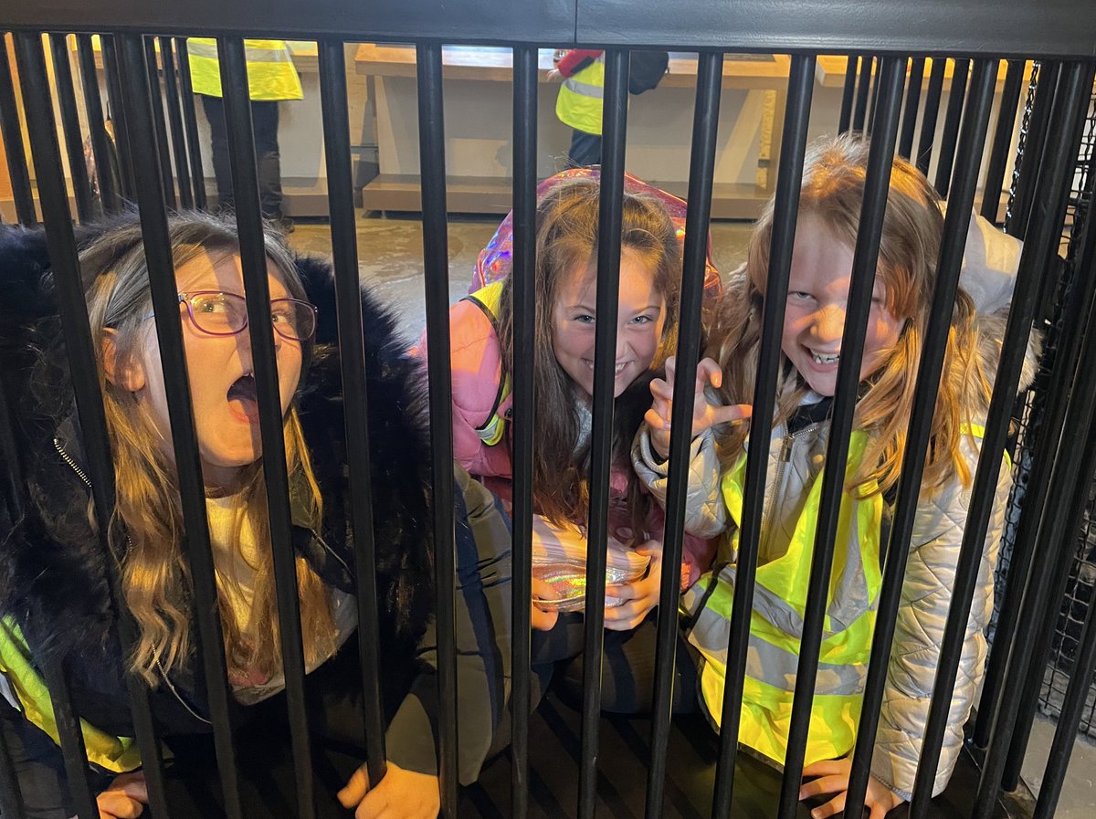 CarrfieldPA's tweet photo. Mr. Morton managed to capture some dangerous beasts at the Tower of London today. Unfortunately, the tables were quickly turned on him though … #AstreaPD #ProudToBeCarrfield #Curiosity https://t.co/kv3BhNsoWD
