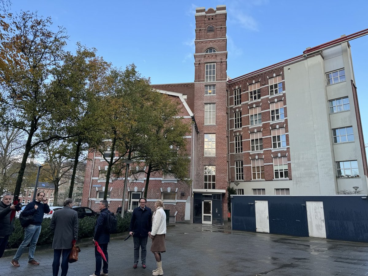 Samen met ⁦@martijndadema⁩ kennismaken met kansen woningbouw in stationsomgeving #Enschede