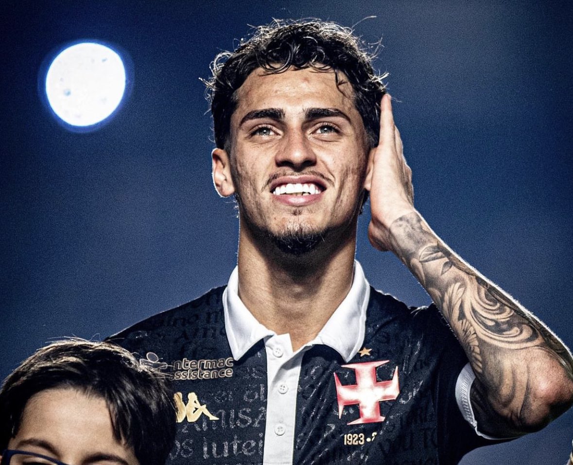 FabrizioRomano's tweet photo. 🚨🇧🇷 Excl: Vasco da Gama midfielder Marlon Gomes, attracting interest as Genoa are considering a move from 777 Partners group club.

Nothing done/decided yet but Genoa are tracking Marlon as future talent, one to watch in the next months. https://t.co/rfo8KqI3oE