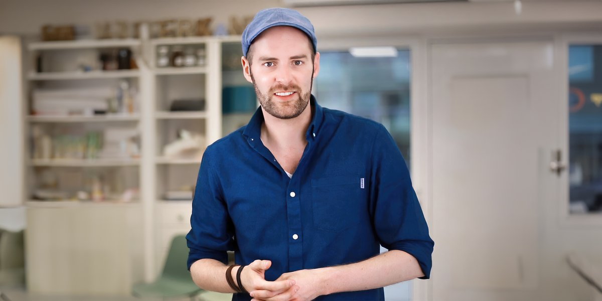 15.11.2023 – Wismarer DIAlog mit Julian van Dieken, AI-Künstler #Berlin, Thema "Wie KI die Kreativprozesse verändert." Mehr zu Julian van Dieken unter vandieken.com

Danke! #fgwismar @HSWismarPresse 

Foto: Porträt Julian van Dieken, privat