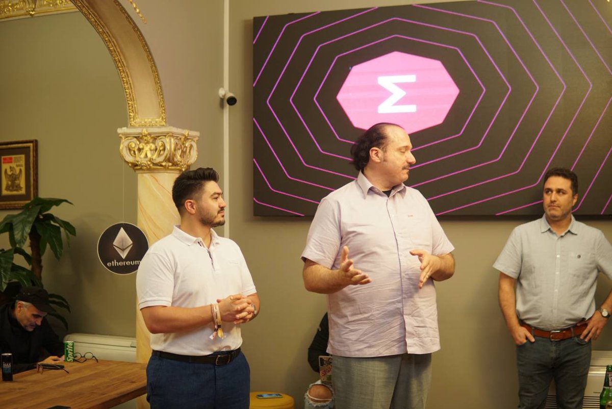 castrumistanbul's tweet image. At @coinoxs to listen to @DanielTetsuyama and @mhs_sam presenting @RosenBridge_erg to the Turkish community. 

@ergo_platform 

#DevconnectIST #Devconnect