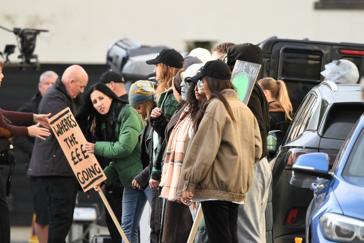 #dwsr UNIT and protestors from earlier