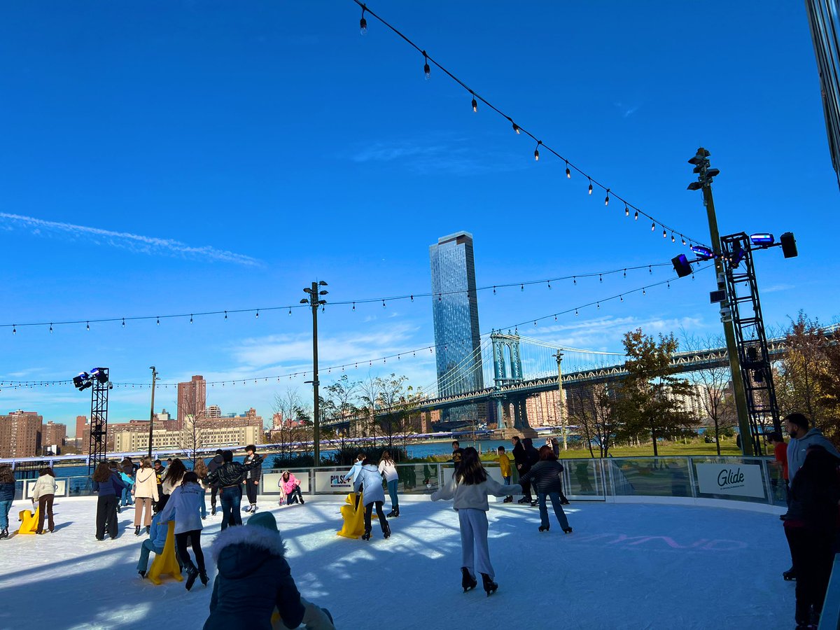 Big thanks to @bse_global for gifting @NYCDOED15’s middle schoolers ice skating tickets for @glidebk's opening day! 👏⛸️ @img @DOEChancellor @NYCMayor @ruxdanika @DanWeisbergNYC @NYCSchools