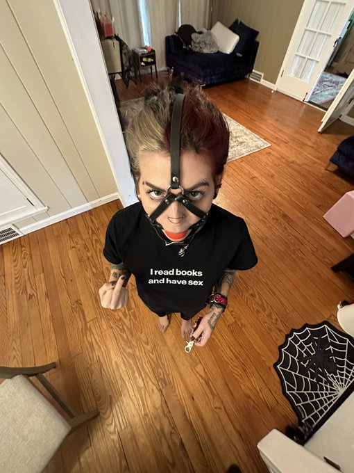 &ldquo;so what do you like to do in ur free time?&rdquo; https://t.co/faZhb3WRIR