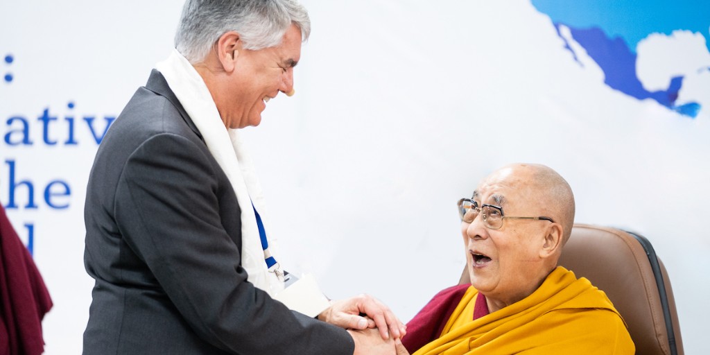Emory recently celebrated its 25th year of @EmoryCompassion, its multi-pronged program with @DalaiLama that works to expand compassion and ethics through science ➡️ bit.ly/47xRf6G