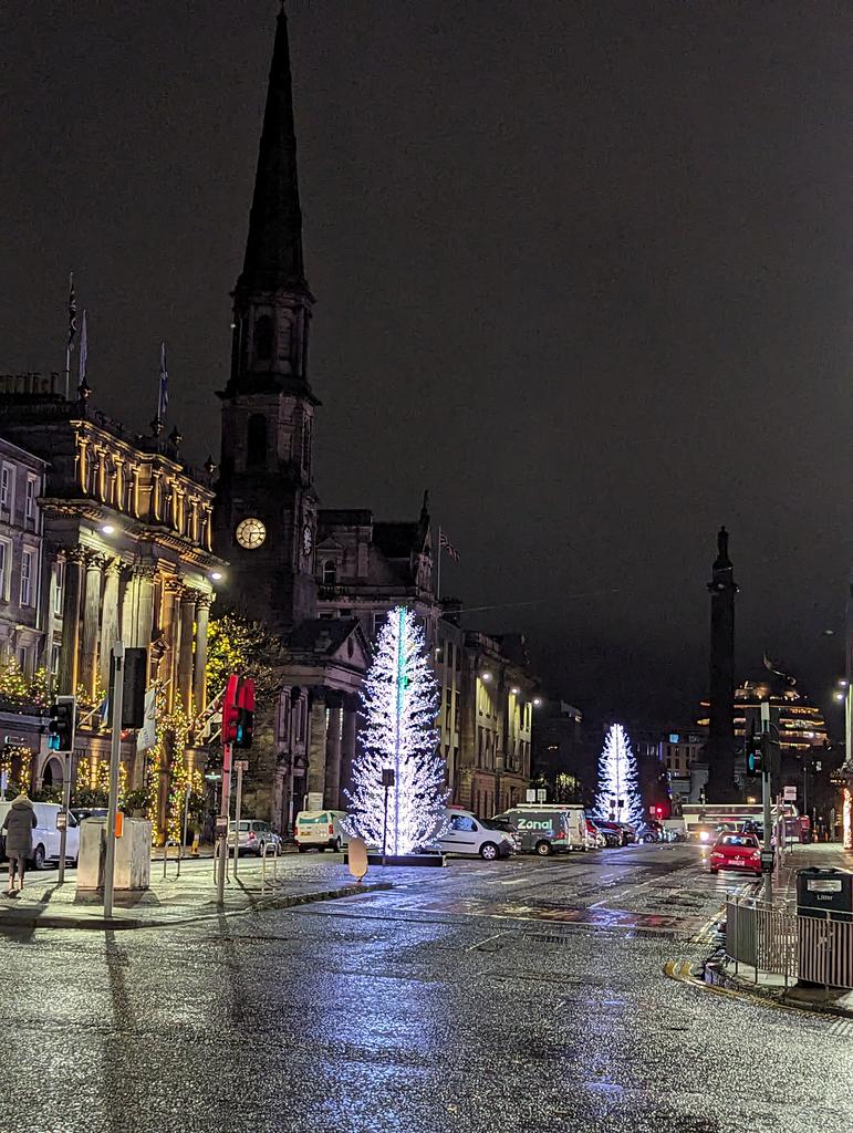 Christmas tree 🎄#xmaslights #christmas #Christmaslights #georgestreet #Edinburgh 🎄🎄🎄🎄