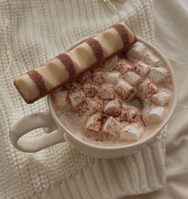 fromkyahseyes's tweet photo. Tis the season for hot chocolate. https://t.co/Fcgd0tDhO1