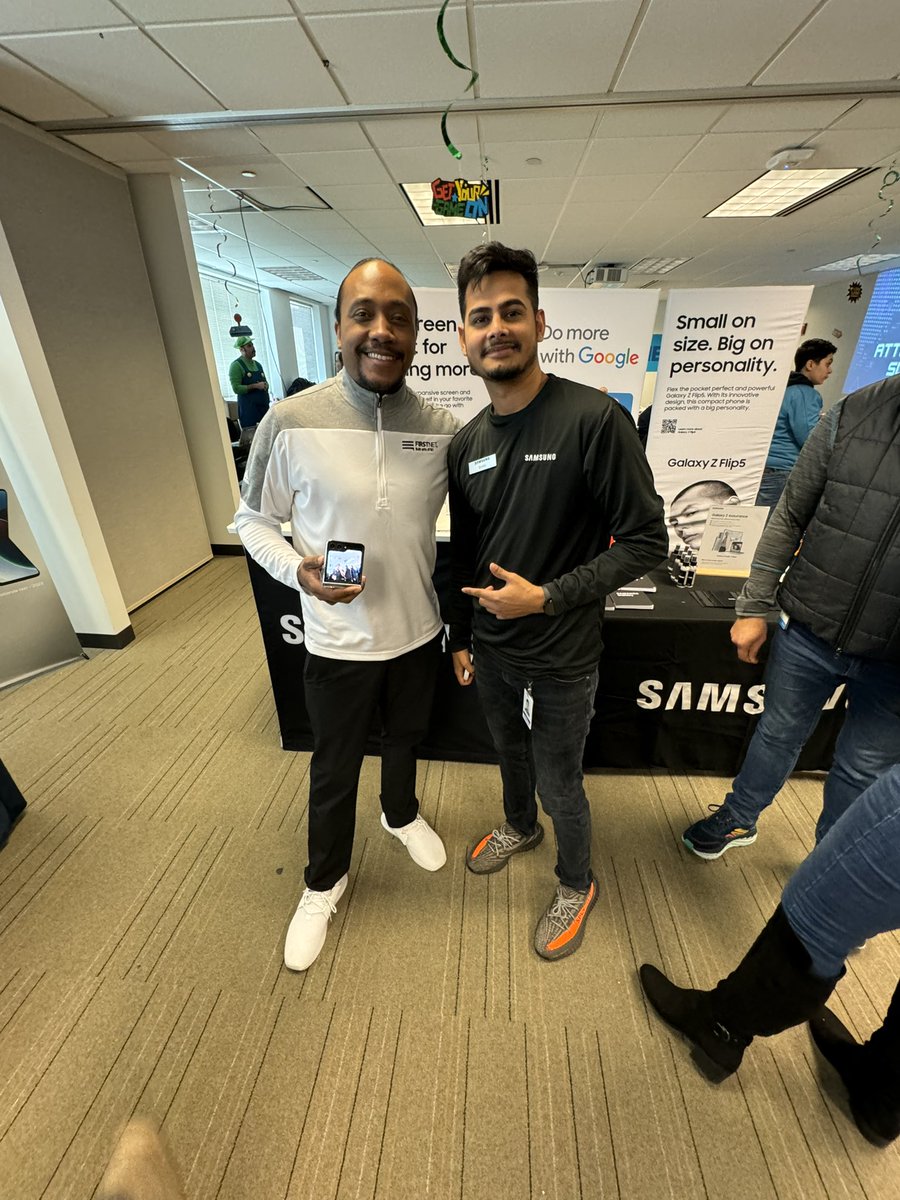 Spending some time to learn about the amazing Samsung products. #wiNEverything #jointheflipside