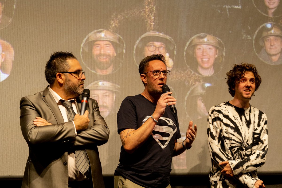 C’est aujourd’hui en salle, et c’est une fierté pour tous. Bravo. Et merci pour cette aventure. Foncez voir GUEULES NOIRES de @mathieuturi .
🎬🖤⛏️.
@marcelfilms @fulltime_studio <a href="/alba/">Eric Alba</a>.films 
📸 @ram_outcho 
#gueulesnoires