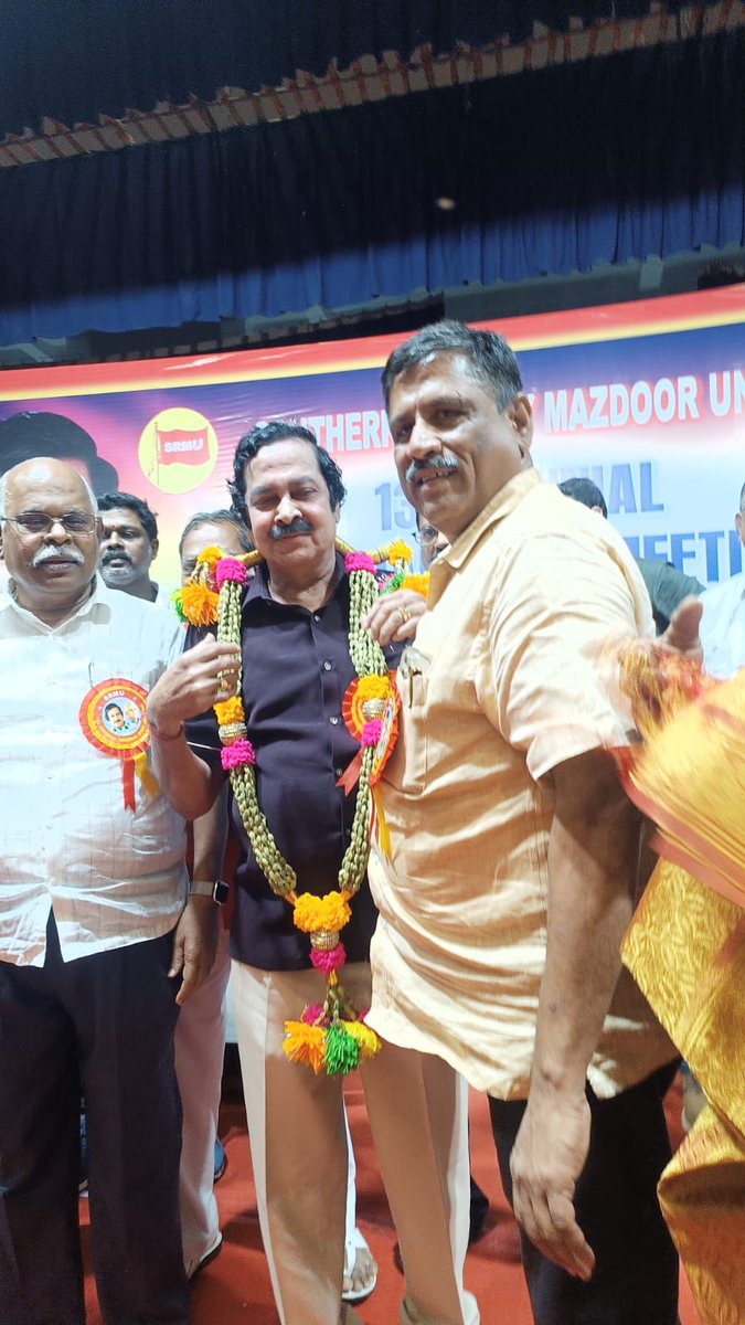 SOORIMUTHU's tweet photo. இன்று சென்னையில் நடைபெற்ற 🚩SRMU🚩13th BIENNIAL GENERAL BODY MEETING ல் 🚩SRMU🚩மானாமதுரை கிளையின் சார்பாக கலந்து கொண்ட போது
@GSSRMU 
@airfindia 
@JMRafi01 
@RajaSridhar14 
@dssrmusa 
@ShivaGopalMish1 
@railway https://t.co/fFXGe2RjI4