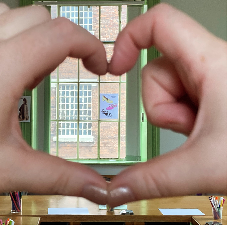 Day 15 of #museum30! Whilst we have many beautiful artworks in many a lovely #frame, we thought we would 'reframe' the prompt. Here are Sarah's hands framing her favourite museum object. ❤️