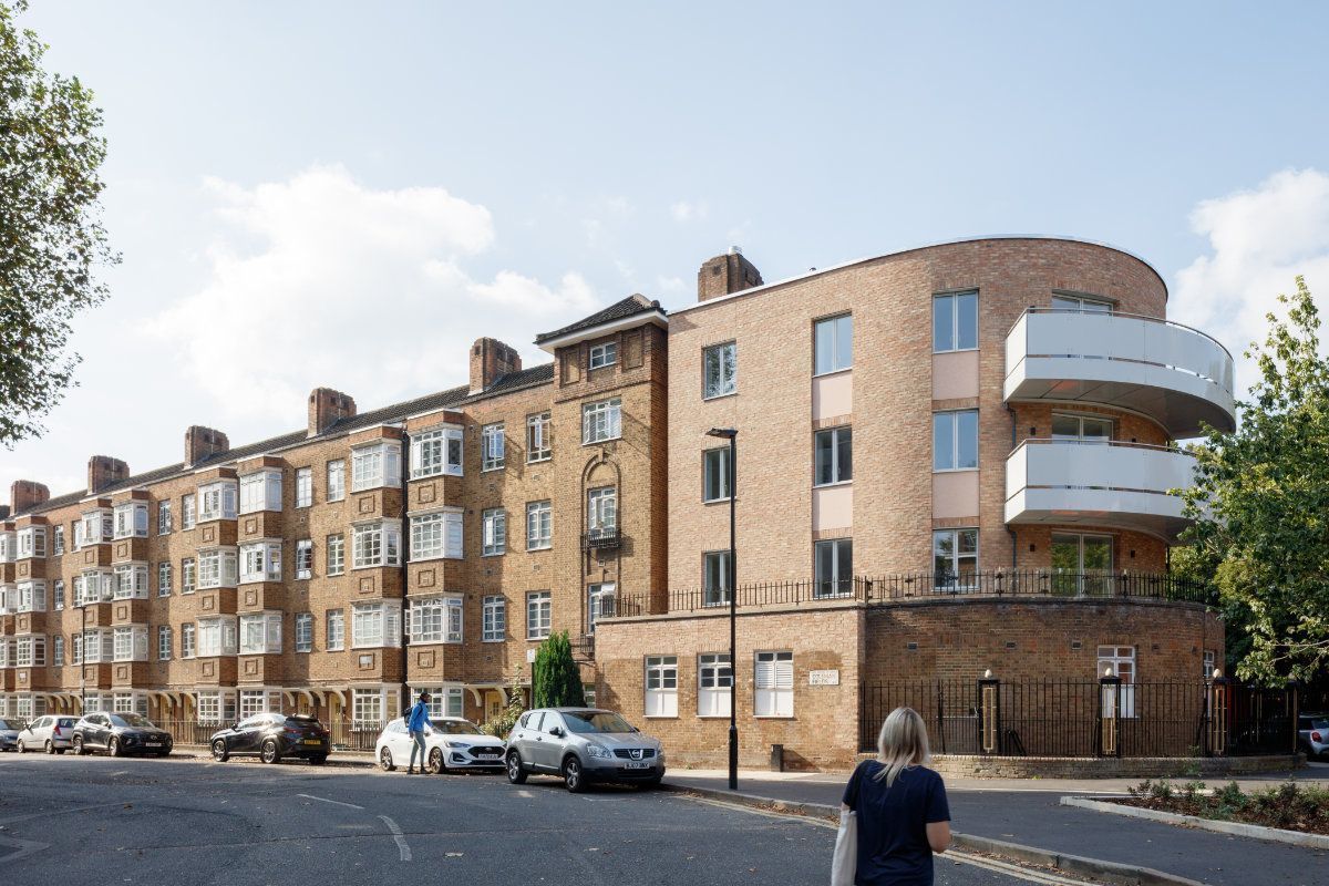 lsiarchitects's tweet image. 📍 Isleden House, Islington

LSI were commissioned to complete the detailed design for the curved #infill extension of Isleden House. The #residential development provides much-needed, highly energy-efficient, and spacious affordable #housing.#architects

📸 Luke O'Donovan