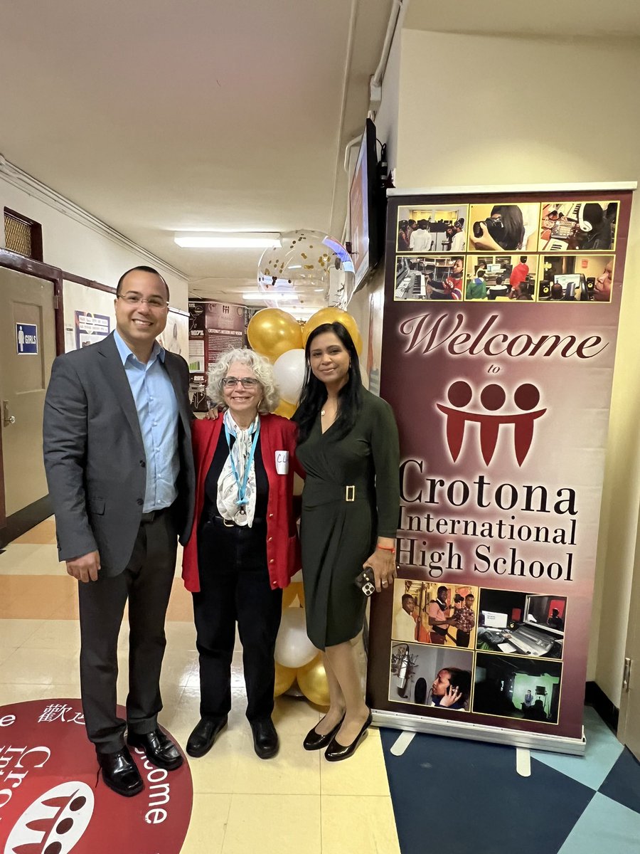 K E L L Y ✊🏼 (@kellymieux) on Twitter photo Lighthouse Collaborative welcomed some very special guests to our Citywide visit at Crotona International High School!
NYC Councilmember <a href="/OswaldFeliz/">Oswald Feliz</a> and @IntisNetwork’s founder <a href="/ClaireSylvan/">Claire NYC</a>!
Thank you to everyone that joined us!
#lighthousecollaborative Lighthouse Collaborative welcomed some very special guests to our Citywide visit at Crotona International High School!
NYC Councilmember <a href="/OswaldFeliz/">Oswald Feliz</a> and @IntisNetwork’s founder <a href="/ClaireSylvan/">Claire NYC</a>!
Thank you to everyone that joined us!
#lighthousecollaborative