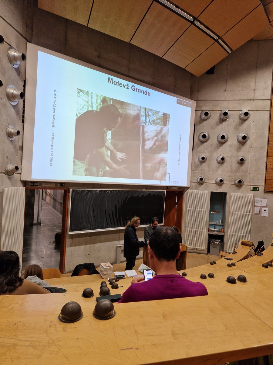 peterlovsin's tweet image. Gradimo z zemljo. Odlično predavanje Matevža Grande.