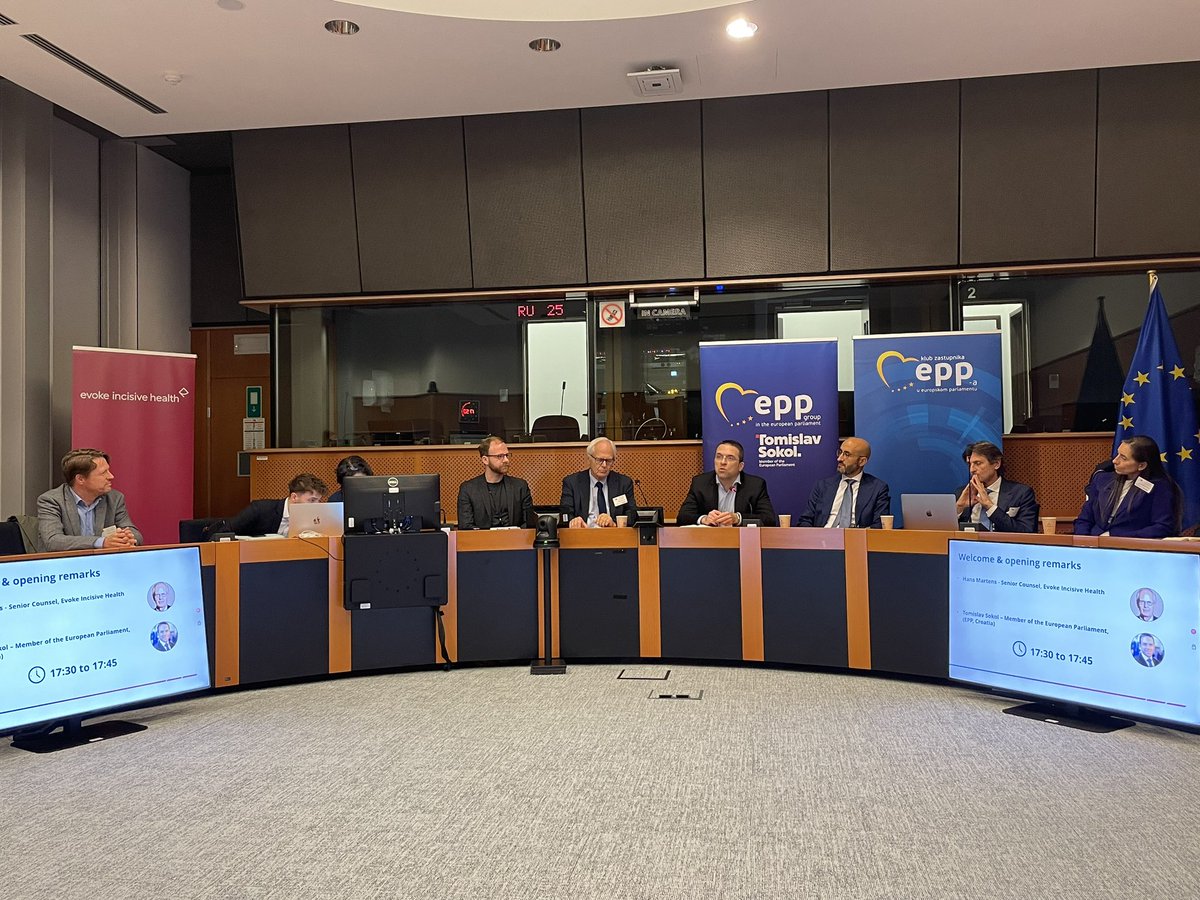 Live from @Europarl_EN, MEP @TomislavSokol opens the event on democratising #surgicalrobotics in the EU for better health outcomes,stressing the potential of #robotics for better #access & cost #efficiency. 🤖 Stay tuned for our Chair @giovannigorgoni taking part in the debate.