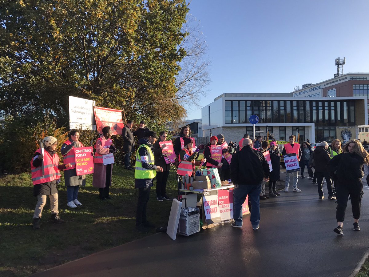 Spent the first hour of my last day at Lboro uni chatting to union friends at the @Lborocollege picket. Good turnout Hope the get the pay award they deserve! #respectFE