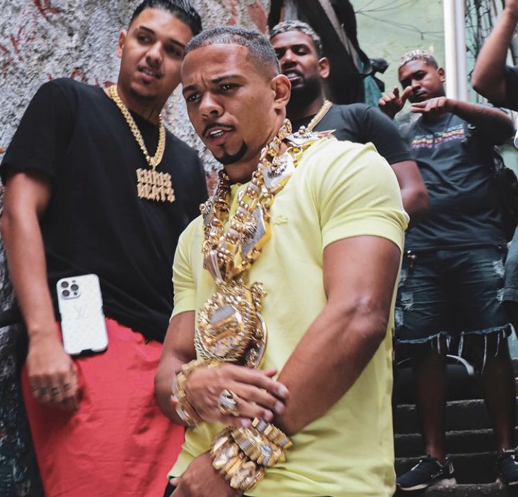 vishmidia's tweet photo. [@MCVITINHOPRD, @raflow23, @chrisbeatszn] Embarque na parceria sincera de Raflow &amp; Mc Vitinho em "Fama" https://t.co/RuxaYRBsKD https://t.co/RC777ldO8I