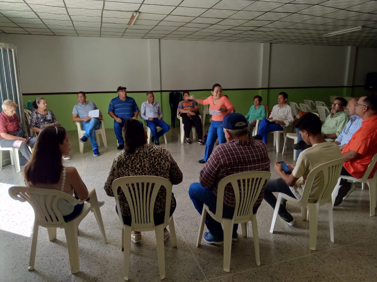 Mvto1roDeMayo's tweet photo. #15Nov23 Nuestra Sec Gral @sandraalfaro y los miembros del CES siguen en su empeño por la UNIDAD y la libertad de #Venezuela, hoy lo ratificamos en nuestra reunión ordinaria del CES @ADemocratica #Monagas, nuestra dirigencia activa cumpliendo las líneas de @hramosallup https://t.co/c0QXXWg2cv