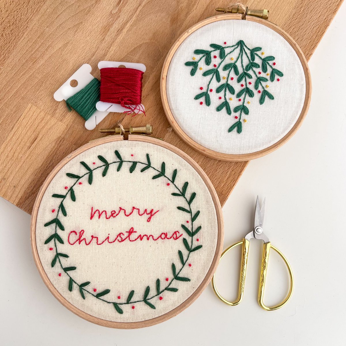 The Christmas collection is now available to shop 🎄 

Including decorations, crafting patterns to do at home, and door/wall Christmas decor! 

Order now stitchambition.com/collections/ch… 💫 #HandmadeHour
