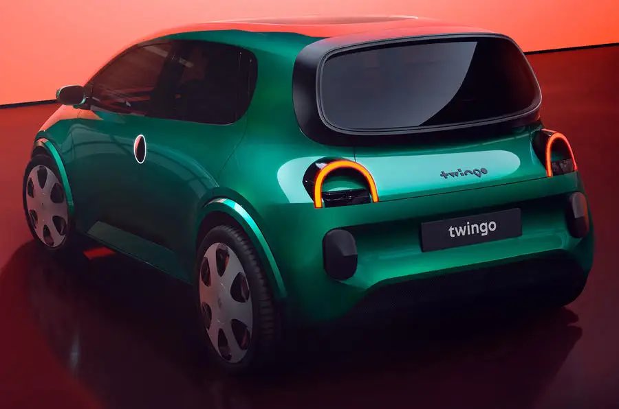 motordiction's tweet photo. ALERT! THE TWINGO IS BACK!
#honhon https://t.co/HAHcGxpe0U