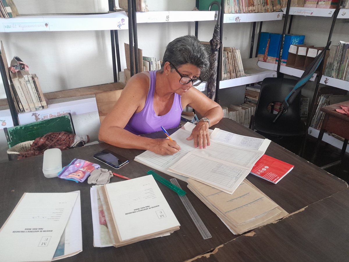 Apenas a un mes para su jubilacíón sigue siendo ejemplo en todo momento, dedicada, responsable, compañera, amiga y una exelente persona muchas FELICIDADES Vicenta María Carrasco Porra, gracias por formar parte de nuestro colectivo  #CubaMined  #PinardelRío #SanJuanyMartínez