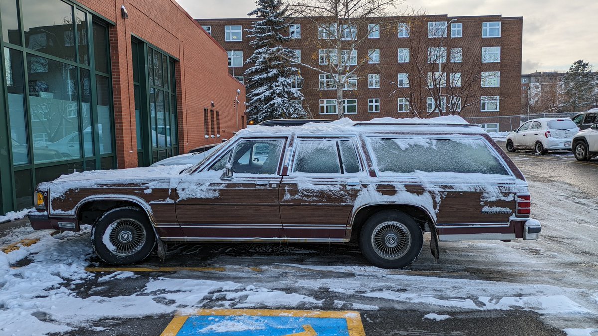 Been a while since I posted some #calgarycars so here are some random spots from the past few months 😀 #Corvette  #indy500pacecar #mercedesbenzw123 #mercurycolonypark #pontiacparisiennesafari <a href="/AJACanada/">AJAC</a>