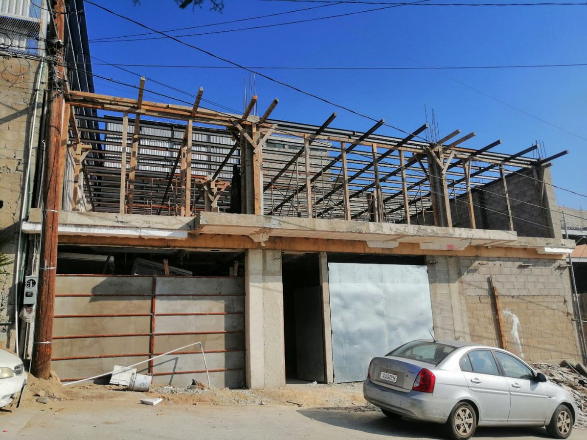 HomeConstr82 tweet picture