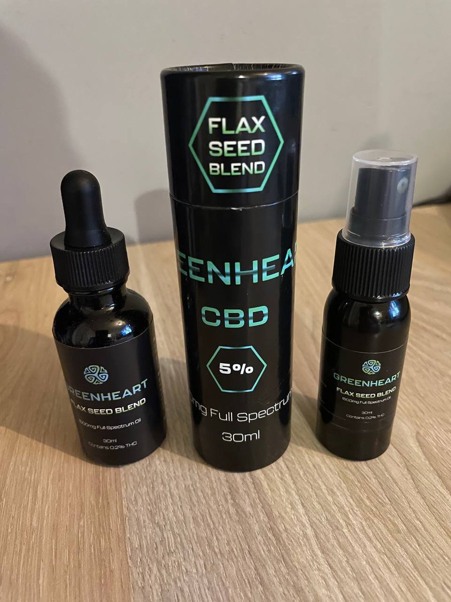 FeelessN's tweet photo. Today I received 1 spray bottle and one drop bottle of cold-pressed CBD-oil from #greenheartUSA.

First observation: Strong, earthy and potent taste.

Thanks @MarkCanavan90 for this gesture🙏

$CBD @greenheart_cbd https://t.co/SQMGALng1D