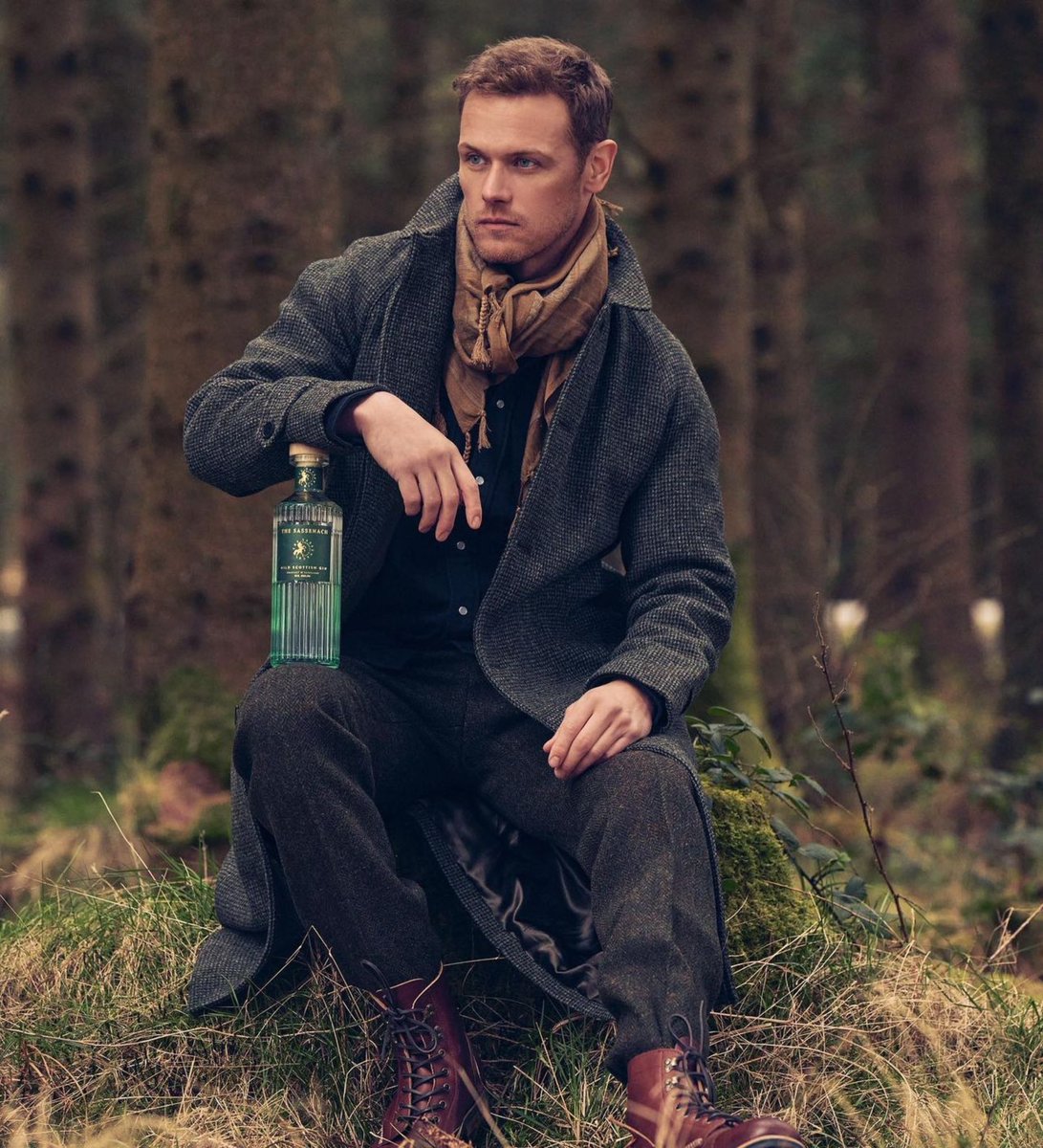 SassenachSpirit's tweet photo. Warming up for the Holidays 

.
.
#Sassenach #Holidays #SamHeughan https://t.co/q2qe0LZdF6