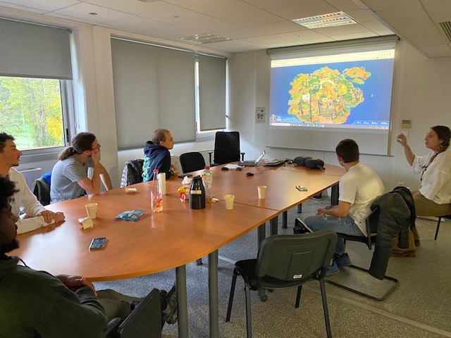 📽️Retour sur #Forindustrie du 14/11 qui mise sur le jeu vidéo pour séduire les jeunes
La #Teamjeune se #challenge au #poleemploi #tassin avec @poleemploi_ara 
🚀3 mondes  
🚀6 jeunes explorent les industries de la Méditerranée
🚀1 défi
🚀1001 potentiels
#AIJ #CEJ <a href="/J_Sanfilippo/">Joseph SANFILIPPO</a>👏