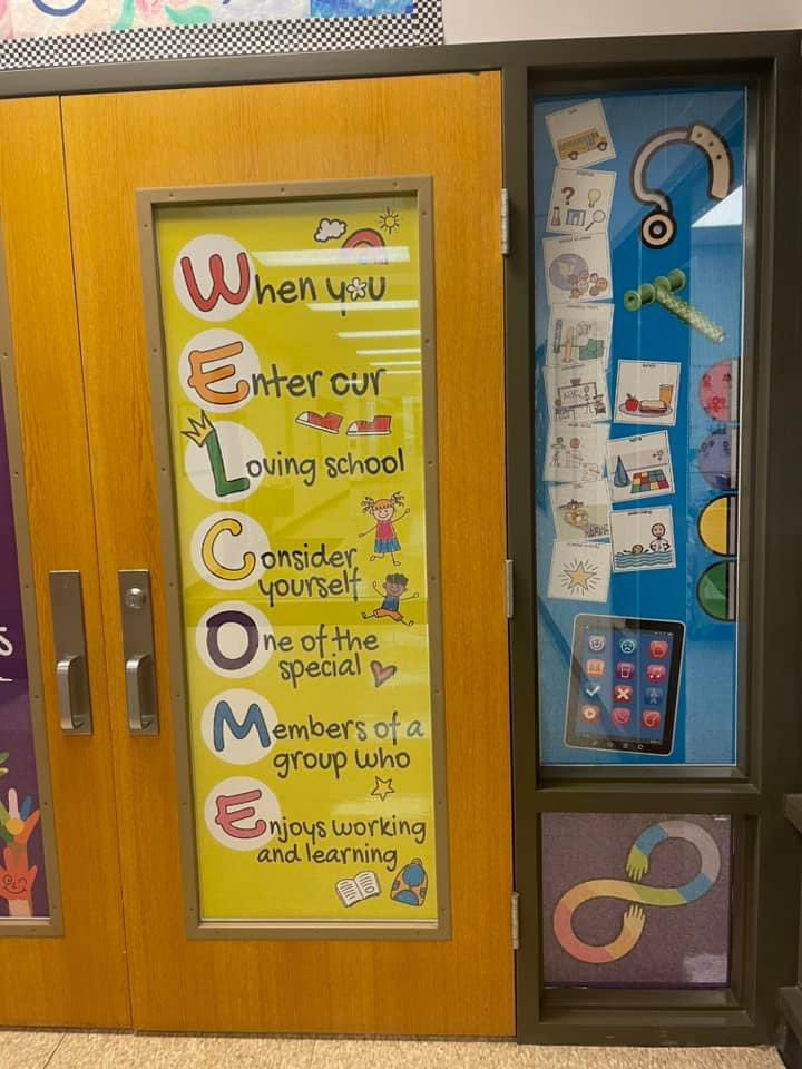 CHPCRUSADERS's tweet image. Thanks to our nurse, Sam and @MPJCPS for creating the art for our new Security Film in our front office! Now everyone who walks in our school will know exactly how wonderful this place is as soon as they enter 🙂 #weareCHP @JCPSKY @JCPSZone2