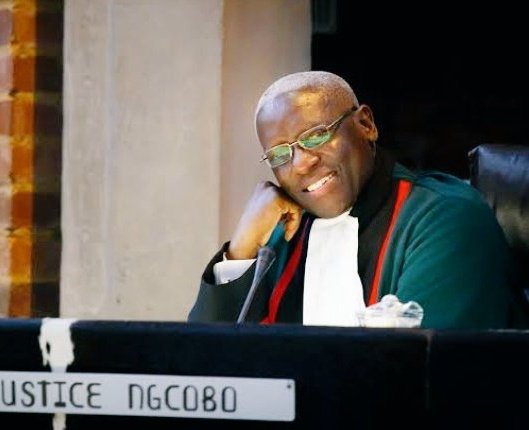 _AfricanSoil's tweet photo. ⚖️📚 | Judges that actually went to law school to study law NOT to become nasty politicians. They hardly did any interviews because they understood how that could affect their work of impartiality and objective at all times.

The Judiciary was in safe hands. 

Men of honour! https://t.co/9SpBjQieEA