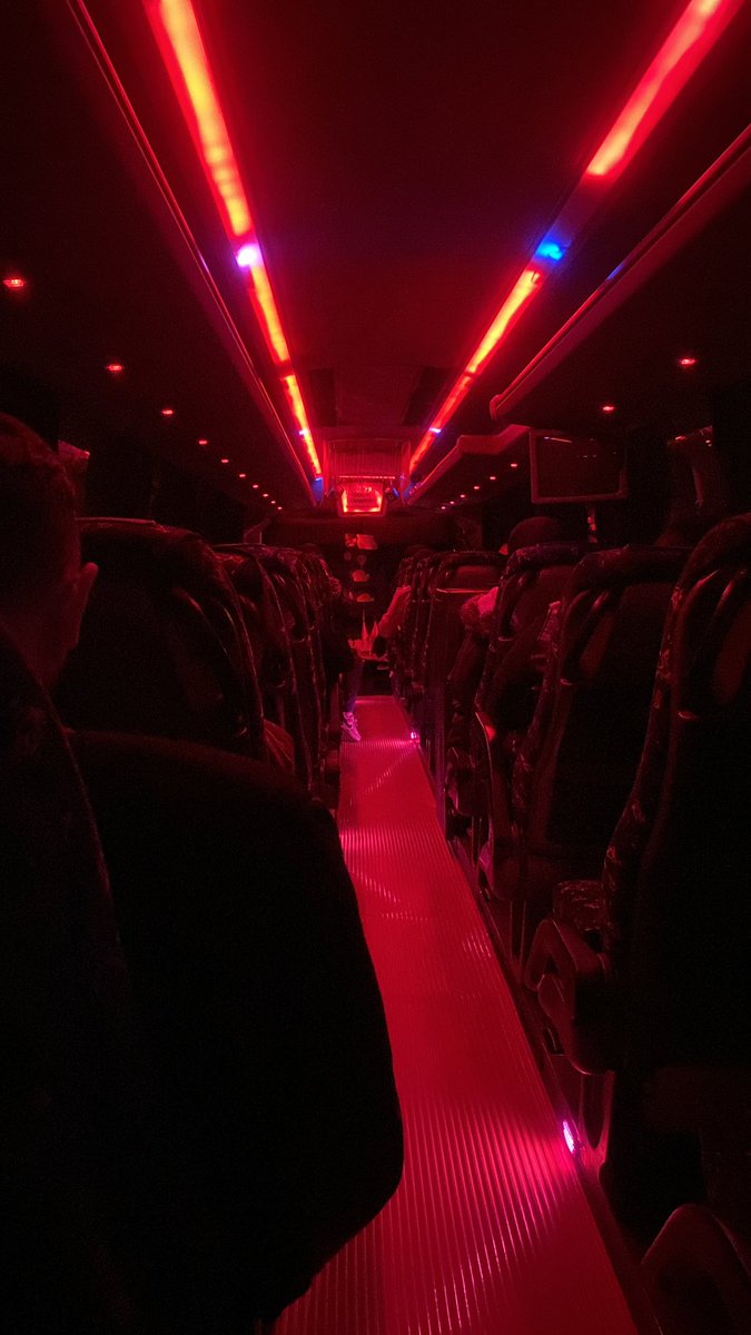 İş çıkışı moral olsun diye pavyona götüren NKD fabrikası.. teşekkürler 🥰🥳