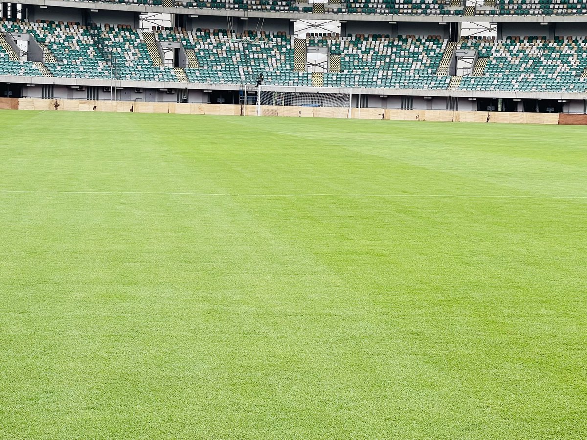 Mike_ThePundit's tweet photo. 🚨The BEST grass pitch in Nigeria. It genuinely looks like a carpet!
Nest of champions, Uyo 👌
#MTPInUyo https://t.co/JpIymcQWSg
