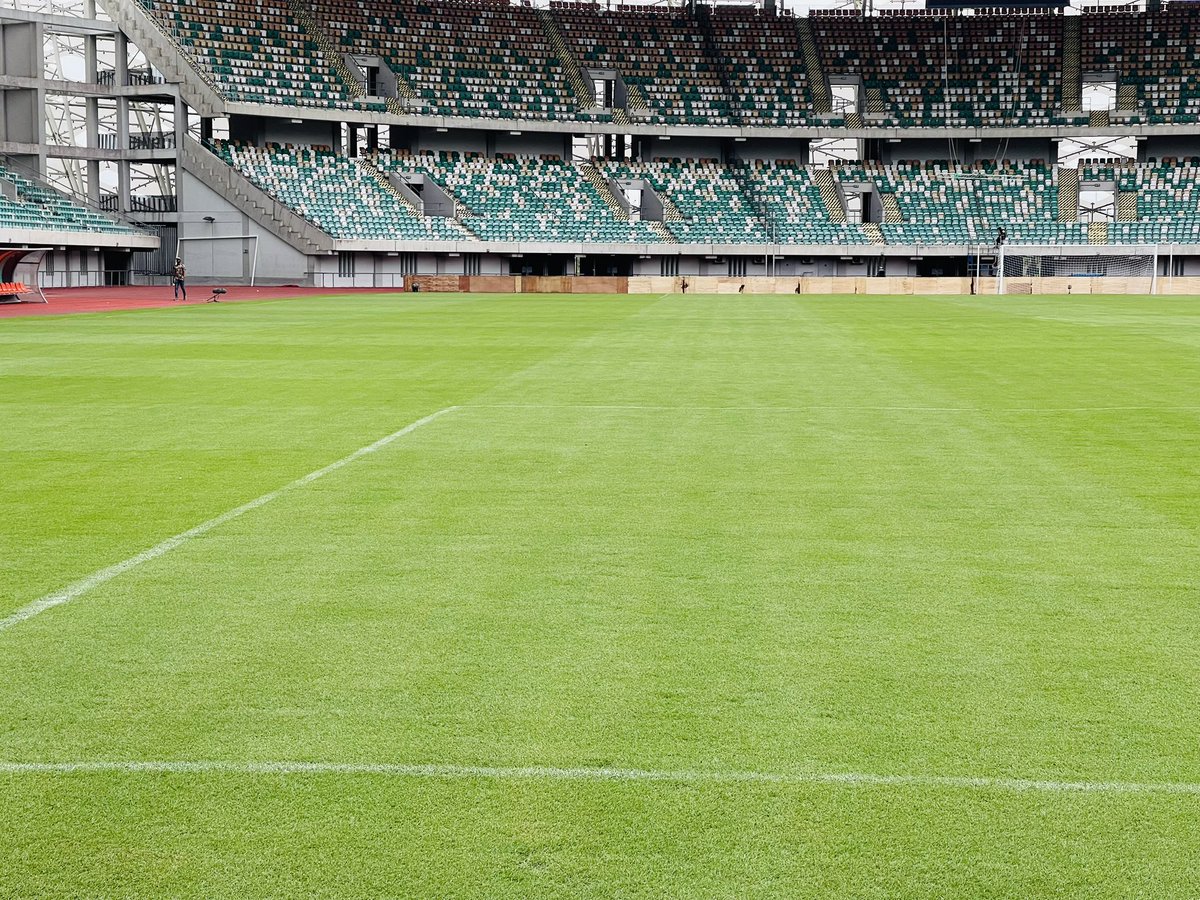 Mike_ThePundit's tweet photo. 🚨The BEST grass pitch in Nigeria. It genuinely looks like a carpet!
Nest of champions, Uyo 👌
#MTPInUyo https://t.co/JpIymcQWSg
