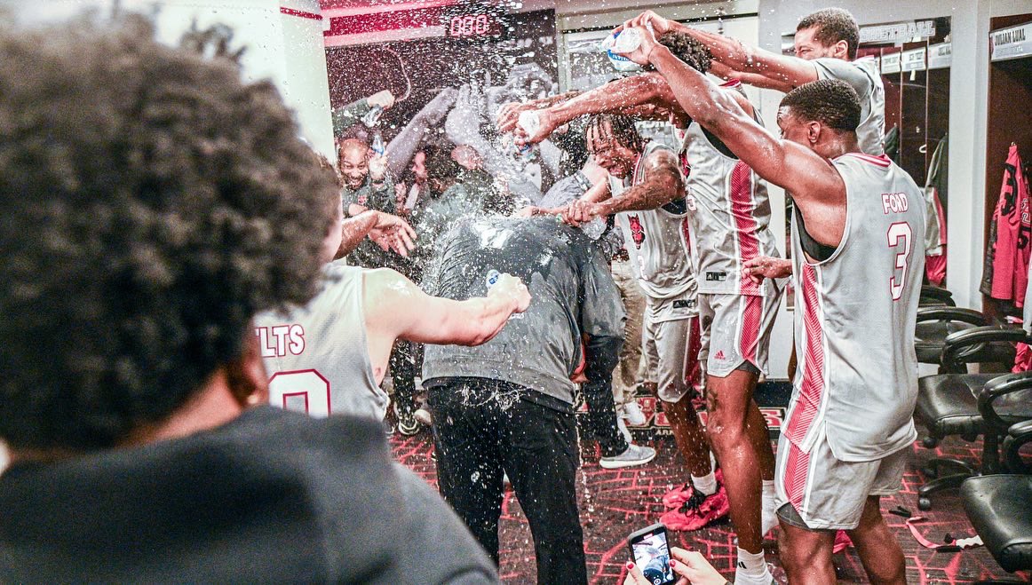 AStateMB's tweet photo. It was a good night to be a Red Wolf🐺

#GTTL | #WolvesUp https://t.co/5gC77UfMeb