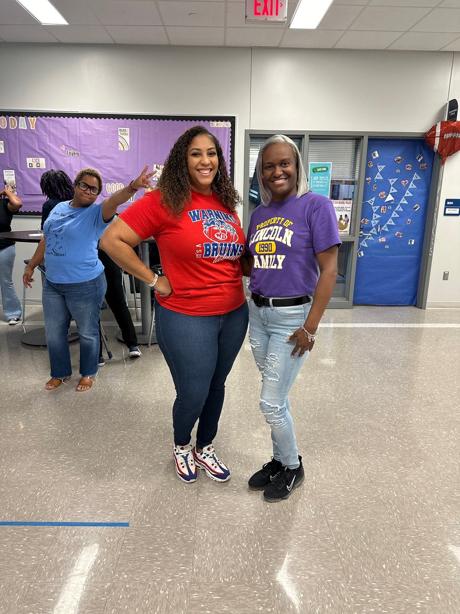 #GenerationTexasWeek #Day3 #YourFutureStartsHere Today the counseling department and other Staff members are showing off where they started their academic journey! @generationtexas @hisd_acc #EmpowerStudents #NoLimits #EarlyExposure