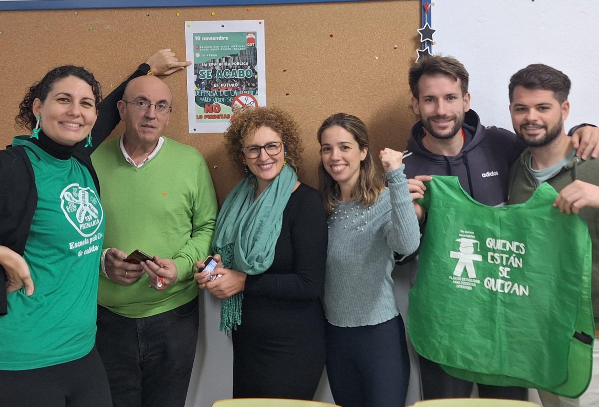 XPrimaria038's tweet photo. #Al19NMiércolesverdes Vamos con fuerza para el domingo!

💚Por un educación pública y de calidad💚

💚Por el alumnado💚

💚Por nuestra especialidad 💚 https://t.co/PY4AISn5Re