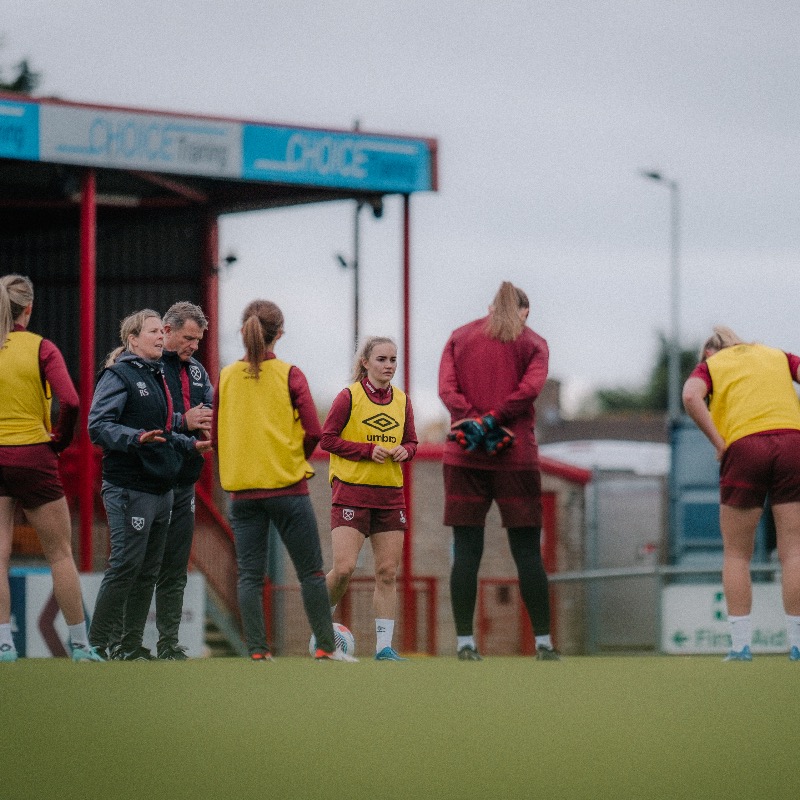 WestHamWomen's tweet photo. Are you joining us on Sunday for West Ham 🆚 Aston Villa? 👀

Grab your tickets below! 🎟️ ⤵️