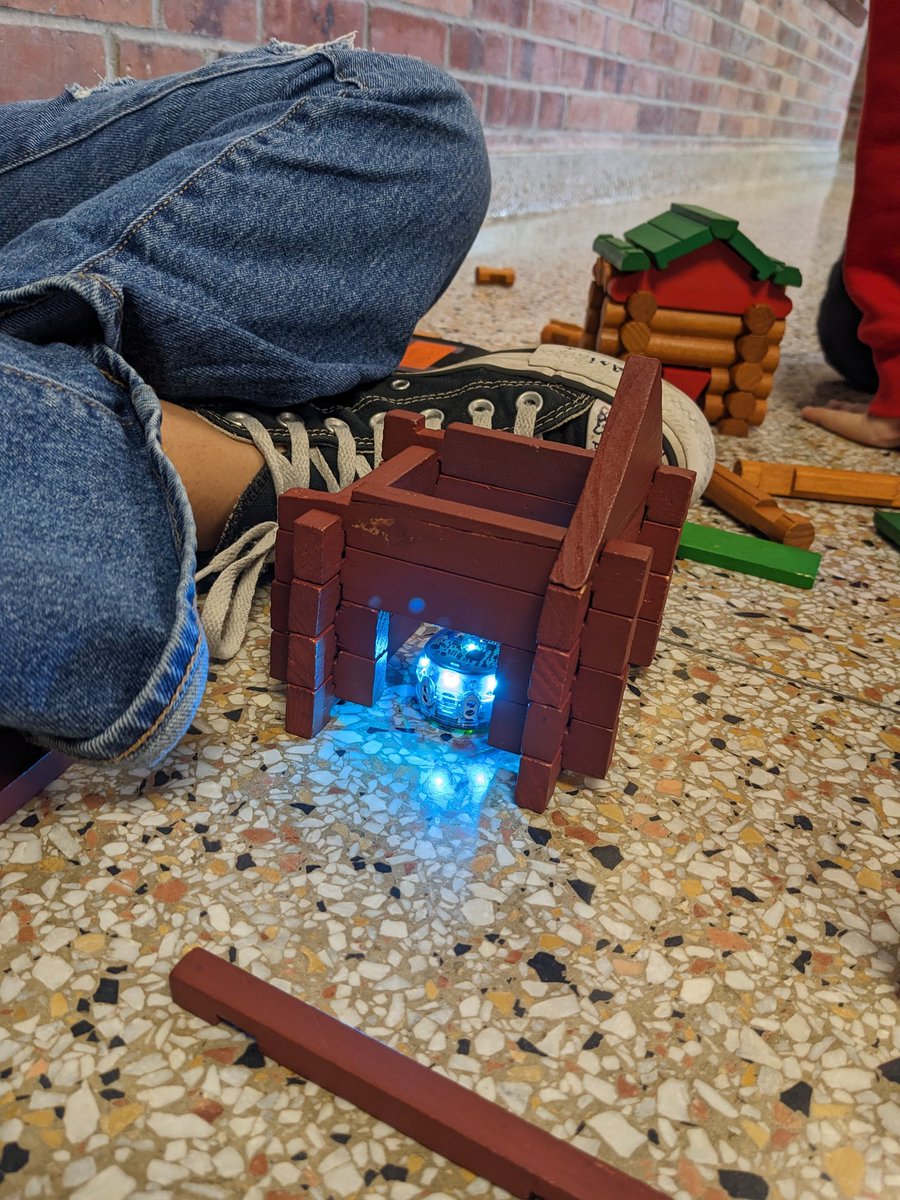 Combining the old with the new. When using Lincoln Logs today, students created homes for their <a href="/Ozobot/">Ozobot</a>. Scaredy Squirrel made a surprise visit too! #OzobotCE