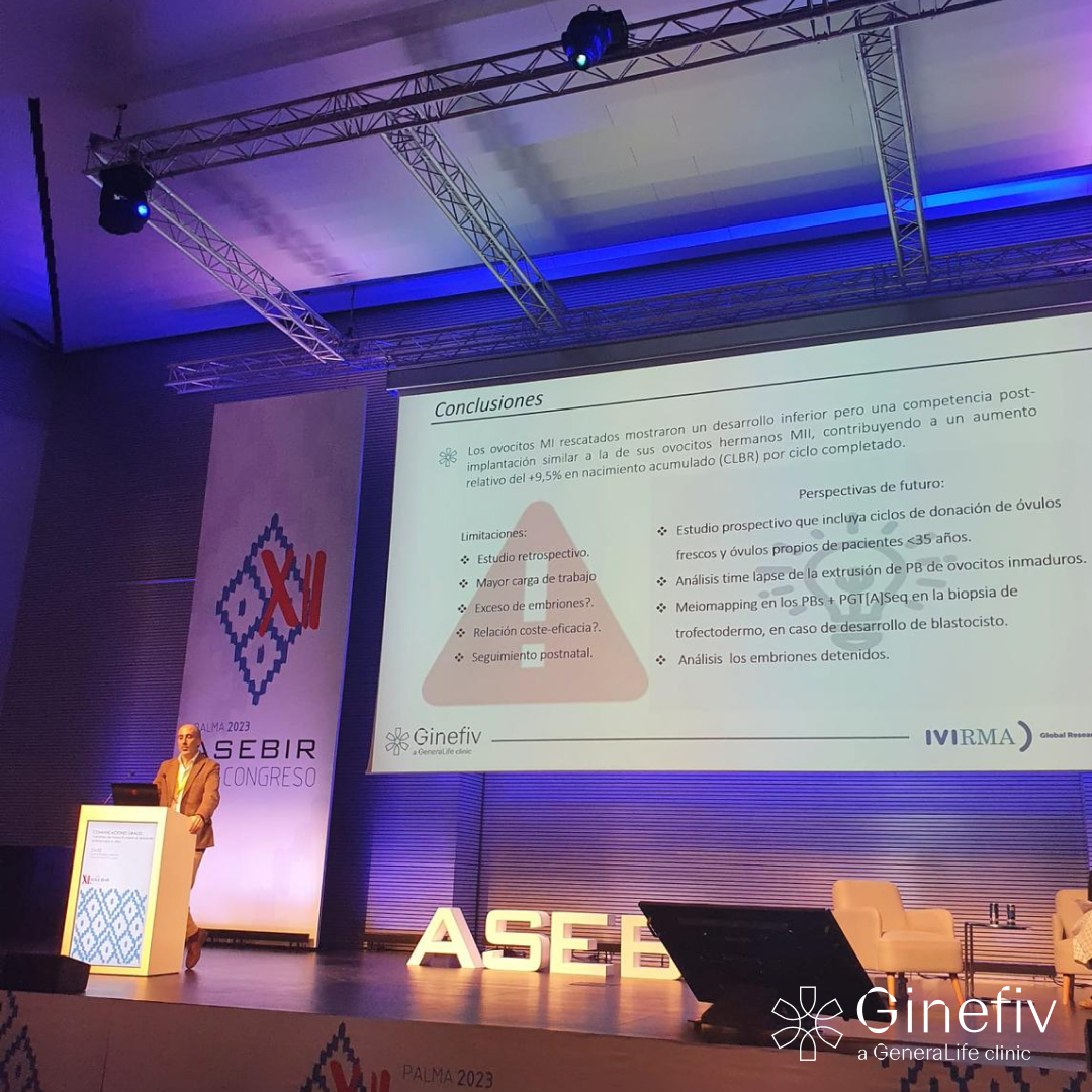 ClinicaGinefiv's tweet photo. 📣 Saludos desde el #XIICongresoASEBIRPalma2023. Hoy, el Dr. Vicente Badajoz ha tenido el honor de participar con una presentación oral acerca del valor clínico de los #ovocitos MI rescatados, en una sesión en la que también ha participado la Dra. Laura Mifsud, como #moderadora. https://t.co/gEvewm4bLU