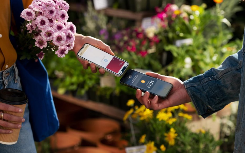 📱 #ExpérienceClient 📲 ———————————— #Apple lance le « Tap to pay » en France, ce service qui fait de l’#iPhone un terminal de paiement ! «Une solution simple et peu onéreuse pour les petits commerçants !» By Maxime Poul Via @le_Parisien ———————————— ▷ leparisien.fr/high-tech/appl…