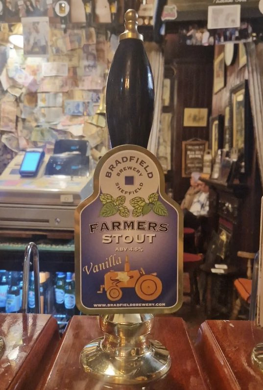 BradfieldBrew's tweet photo. Spotted on the bar - Farmers Vanilla Stout
📸: The Blue Bell York
#vanillastout #realale #onthebar https://t.co/Tavit4Y1EH