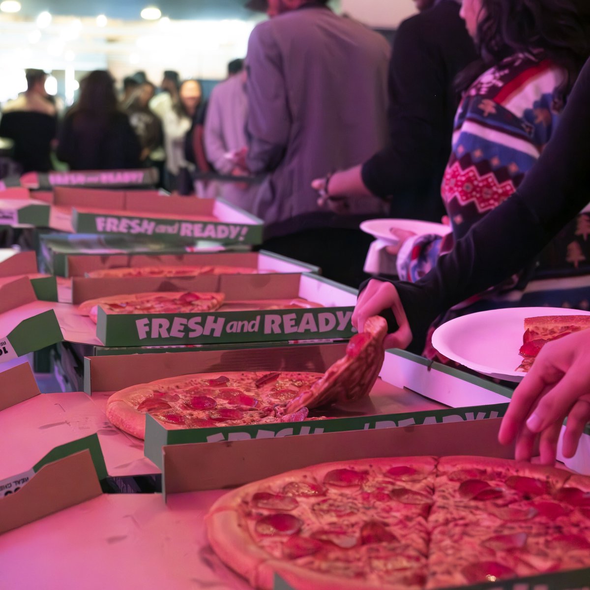 hackscofficial's tweet photo. HackSC would like to thank Piara Pizza's USC Location (@piarapizza_usc) for providing our participants with delicious pizza for HackSC-X! 

If you're a USC student or staff member, you can get an additional 10% off your order! 

Learn more at https://t.co/LsDZsyxaTh https://t.co/iP7h7gyopz