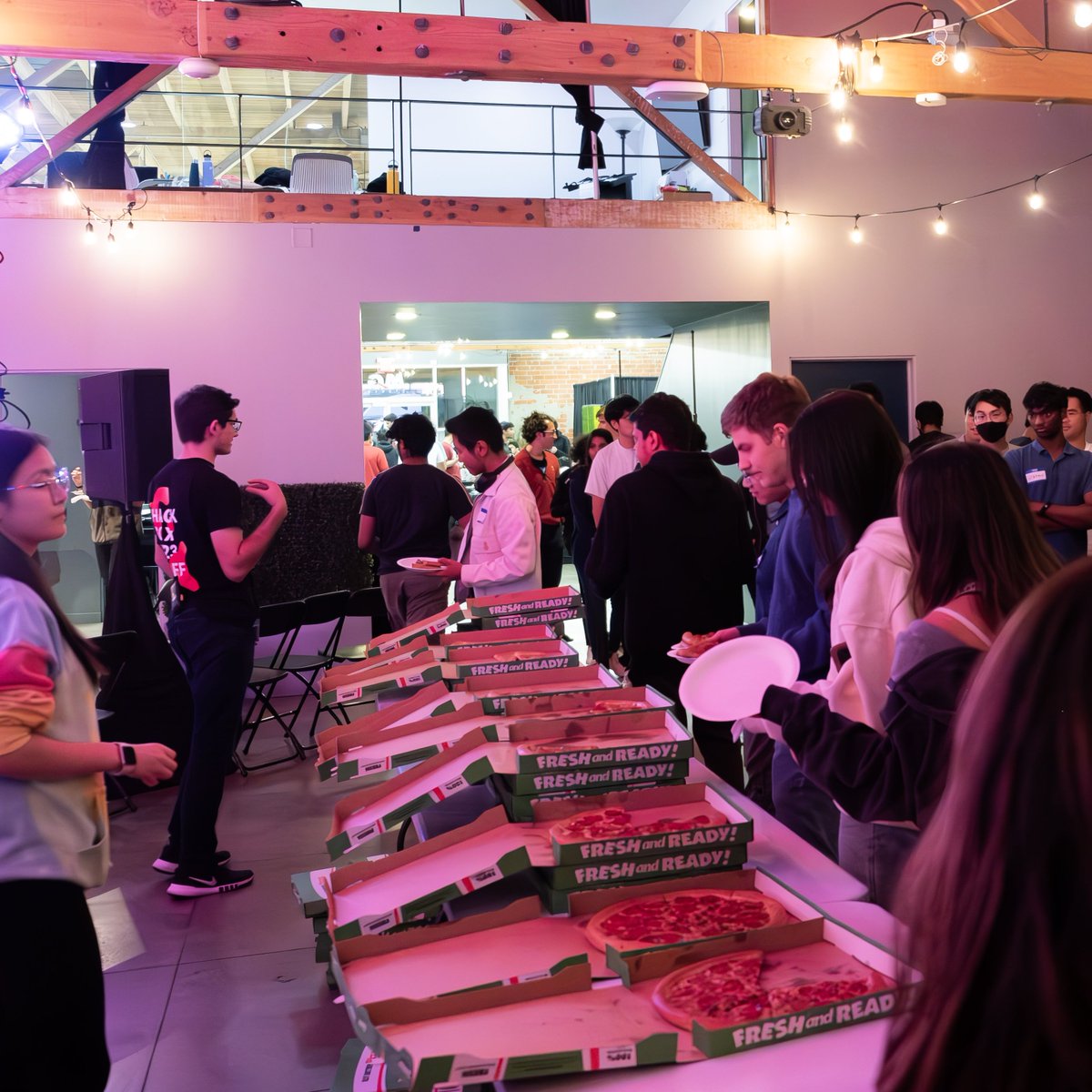 HackSC would like to thank Piara Pizza's USC Location (@piarapizza_usc) for providing our participants with delicious pizza for HackSC-X! 

If you're a USC student or staff member, you can get an additional 10% off your order! 

Learn more at piarapizza.com