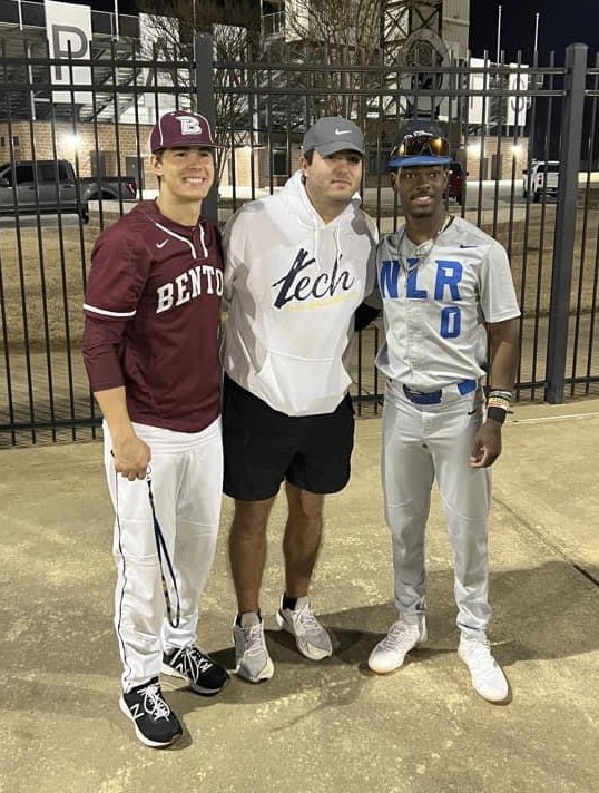 TRock01's tweet photo. These stories are what make coaching worth it. Two of the first guys to take a chance on SAU-Tech and help bring in many other players are both heading on to Division 1 schools as sophomores. Couldn’t be happier for you two @Jackson22Cobb @jayb0_ ! 🚀 https://t.co/eXgFQPHEyP