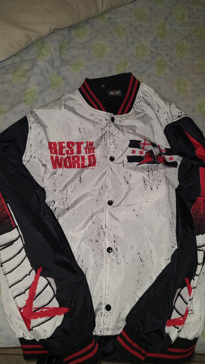FrankieGarcia23's tweet image. ITS HERE!!!! my jacket finally is here I have so many damn tears in my eyes😭😭😭. #CMPunk #AEW #PWTEES #WrestlingCommunity