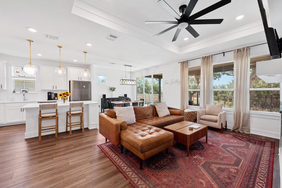 LocEdit's tweet photo. We are real estate photo editors with many years of experience.  Resolution time is within 8-12 hours.  Free editing of 3-5 test images
  We work every day.  If you're looking for a team of real estate editors, message or contact me!
  My Gmail: locphotoediting@gmail.com https://t.co/Gz77SAPqhn